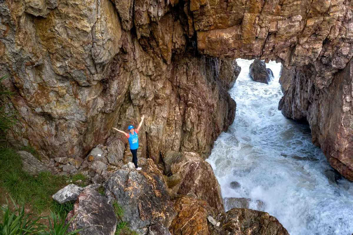 Sea Stack or Sea Arch? How to Tell Them Apart